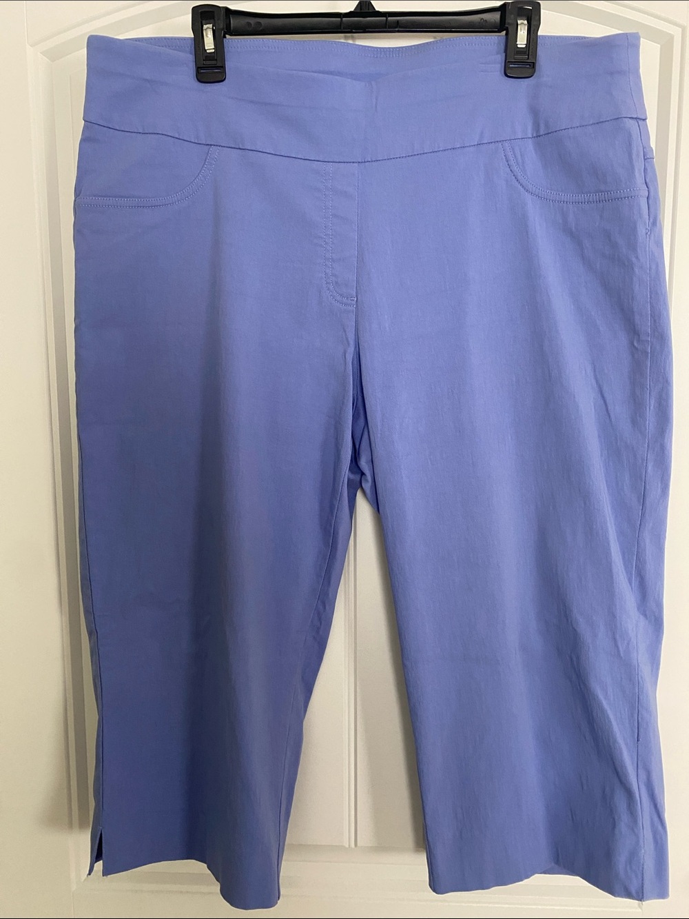 Ruby Rd. Periwinkle Cropped Knit Capris